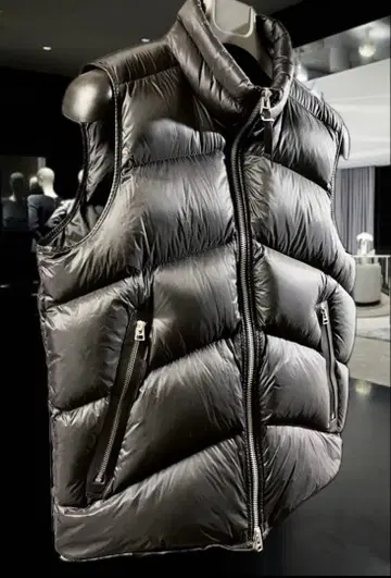 레어 새상품급 TOM FORD 다운 베스트 블랙 L 50 톰포드