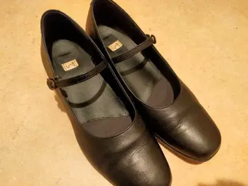 ing 블랙 스트랩 펌프스