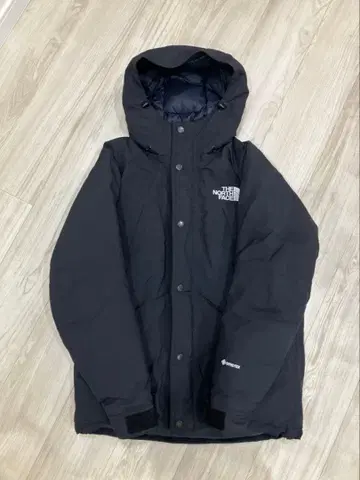 The North Face 블랙 다운 자켓