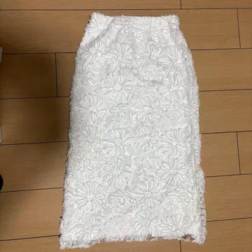 Mila Owen 시어 모티브 패브릭 스트레이트 스커트