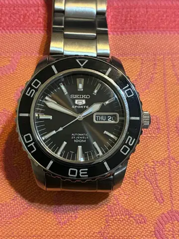 세이코 5 스포츠 자동 와인딩 SNZH55J1 100m 방수