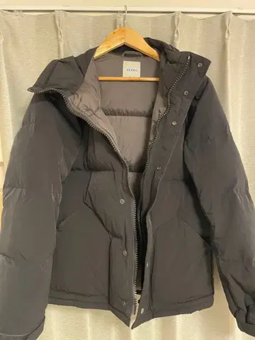 BEAMS 후드 부착 다운 자켓 M 사이즈 블랙