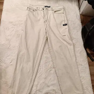 노티카 화이트 데님 팬츠