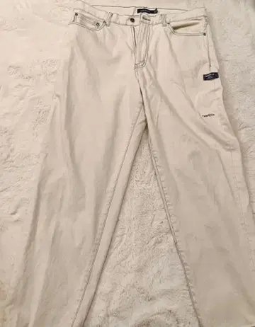 노티카 화이트 데님 팬츠