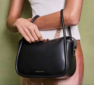 Lyla 라이라 숄더백 블랙 M