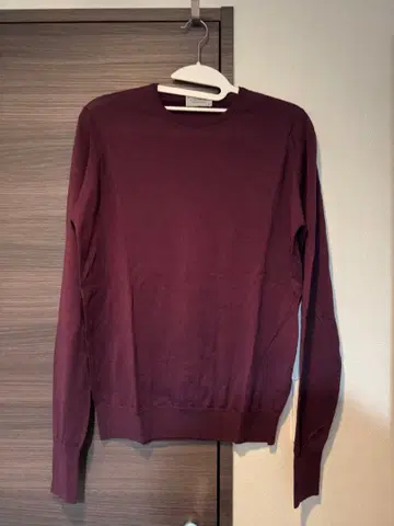 와인 레드 크루넥 니트