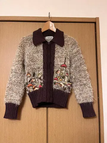 ENJOUR 버섯 자수 니트 자켓