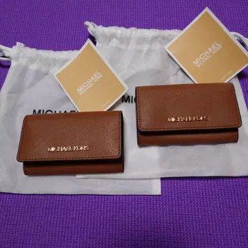 MICHAEL KORS 브라운 접이식 지갑