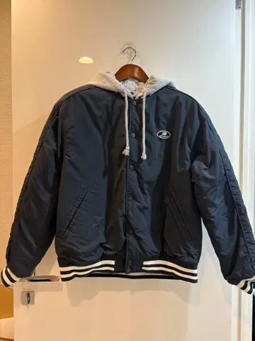 [ 한국 한정판 ] new balance 네이비 바시티 자켓 울트라 웜