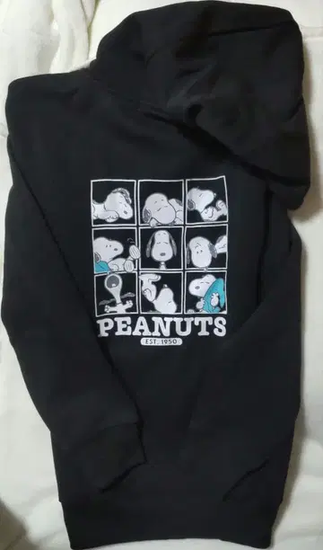 스누피 긴팔 후드티 M 사이즈 165~175 미사용 새상품 백 프린트
