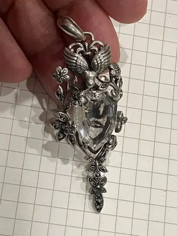 e s s e 수정 마카사이트 펜던트 탑