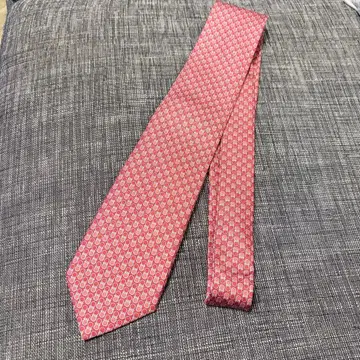 새상품!미사용!Ferragamo 레드 실크 넥타이