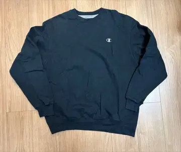 Champion 블랙 크루넥 맨투맨