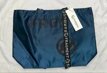 프래그먼트 디자인 x 라미더스 토트 백 (L) 네이비