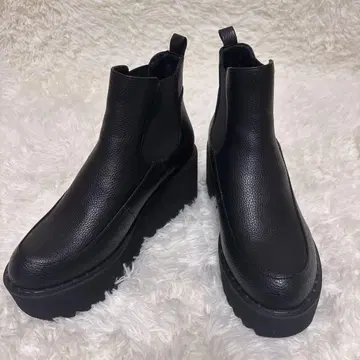 [ 새상품급 ] YOSUKE USA 통굽 블랙 사이드 고어 부츠