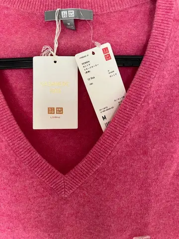 택 포함 미사용 새상품 유니클로 캐시미어 100% V넥 스웨터 핑크 M