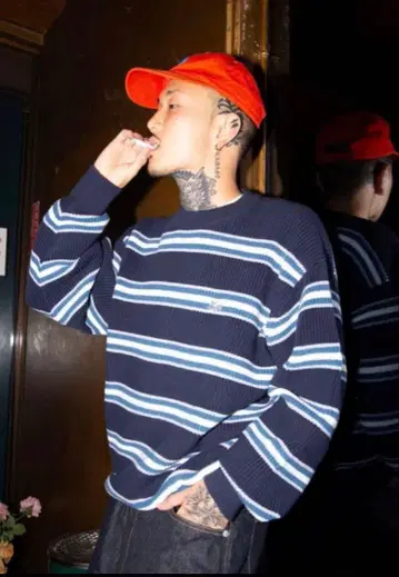 KEBOZ BORDER KNIT SWEATER