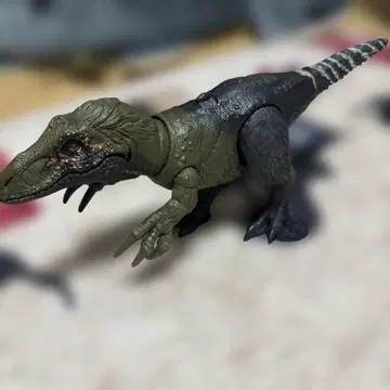 마텔 쥬라기 월드 올코라프터