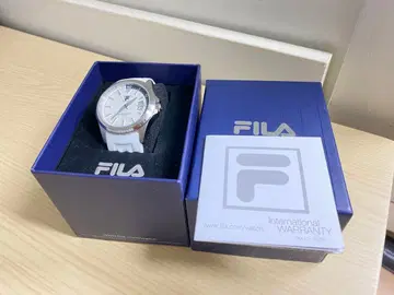 새상품급 FILA 화이트 고무 벨트 쿼츠 시계 남녀 공용 MIYOTA제