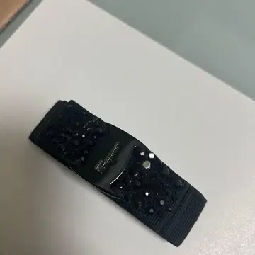 비즈 장식 블랙 헤어밴드