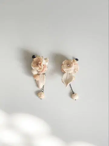 Veriteco 염화 귀찌 플라워 앤티크 컬러 빈티지 감