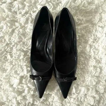 BALLY 블랙 스틸레토 하이힐