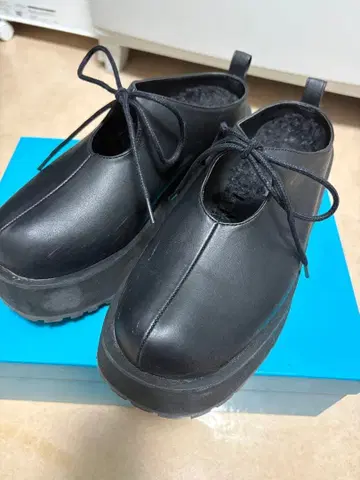 릴리 브라운 볼륨 밑창 사보 샌들 24.5cm