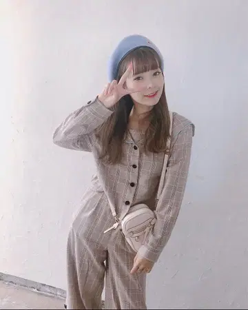 Aymmy in the batty girls 셋업