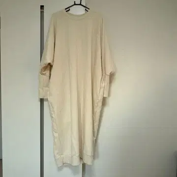 LavishGate 에크루 맨투맨 롱 원피스