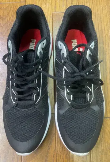 Puma 러닝화 블랙/화이트/레드