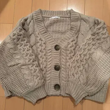 베이지 케이블 니트 가디건 M 사이즈 짧은 소매 기장