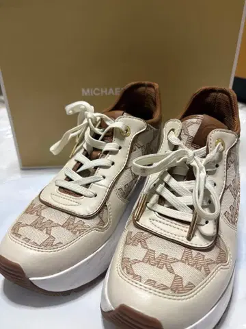 MICHAEL 통굽 스니커즈 베이지/브라운