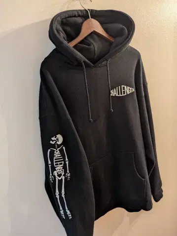 CHALLENGER 10주년 기념 블랙 스켈레톤 후드티