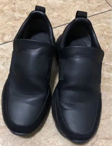 ZUCCA 통굽 스니커즈 블랙