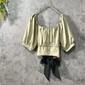 잉그 7부 소매 블라우스 숏 기장 퍼프 슬리브 백리본이 달린 페미닌