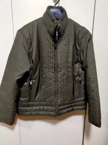 올리브 그린 퀼팅 자켓