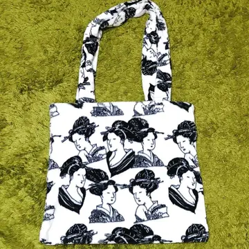 IKUMI 이쿠미 UKIYOE 우키요에 토트백 플리스 화이트