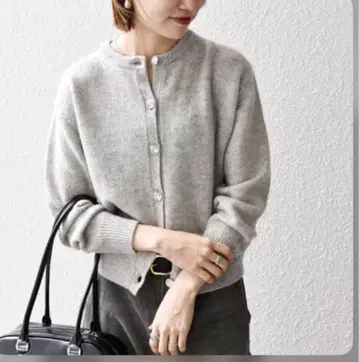 [ SHIPS any ] 새상품급 비쥬 버튼 크루넥 가디건