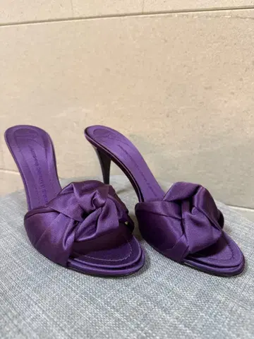 주세페 자노티 퍼플 뮬 38