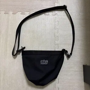 맨해튼 포티지 블랙 라벨 숄더백