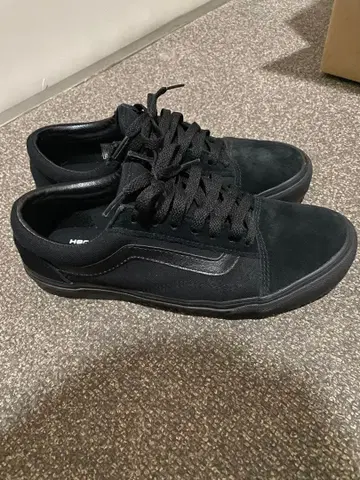 Vans 블랙 스니커즈