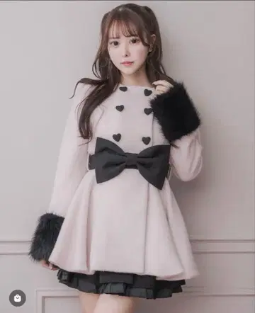 택 포함 미사용 새상품 pium 피움 하트 버튼 리본 벨트 샤기 코트