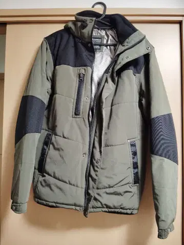 새상품급 Fieldcore 다운 자켓 L 사이즈