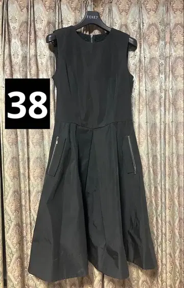 폭시 원피스 폭시 블랙 슬리브리스 플레어 원피스 38