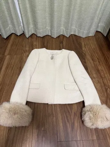 아이보리 노카라 코트 퍼 포함 아푸와이저 리셰