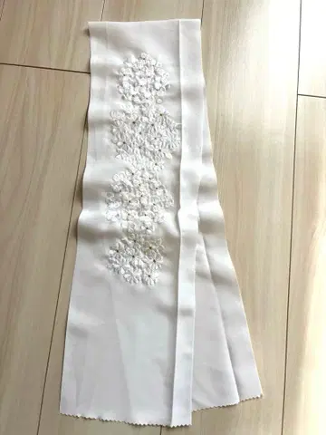 꽃무늬 자수 장식용 깃