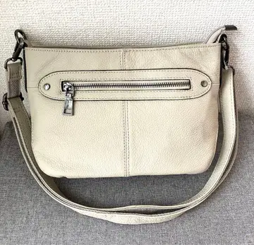 베이지 엠보 가죽풍 숄더백 미사용 새상품