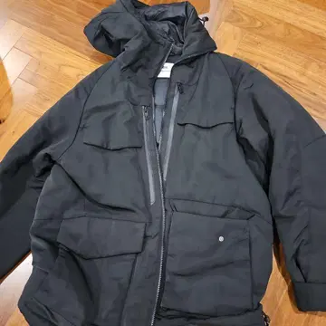 유니클로 화이트 마운티니어링