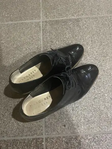 MARGARET HOWELL 블랙 레이스업 슈즈 23.5cm