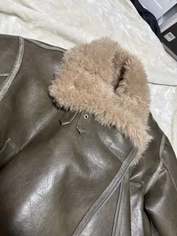 빈티지 스타일 숏 페이크 무스탕